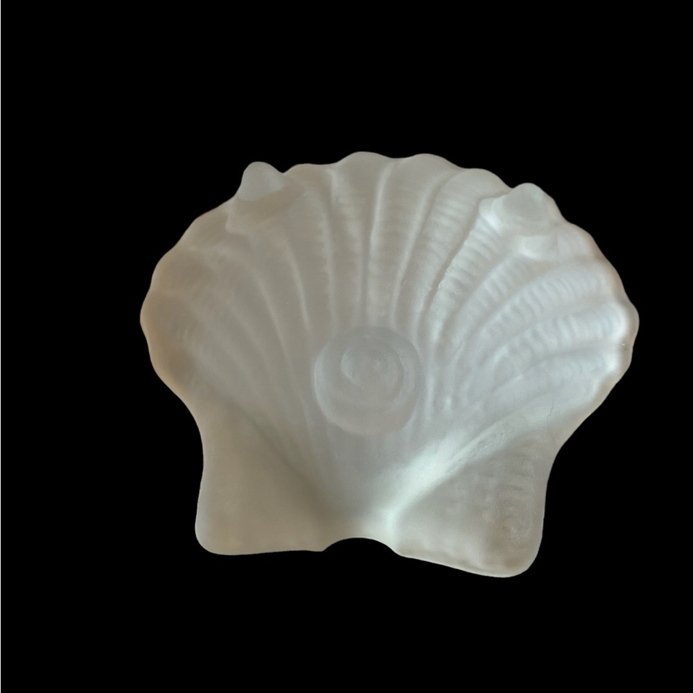 Vintage Frosted Glass Shell. Clam Shape. Mint condition - Picture 5 of 7